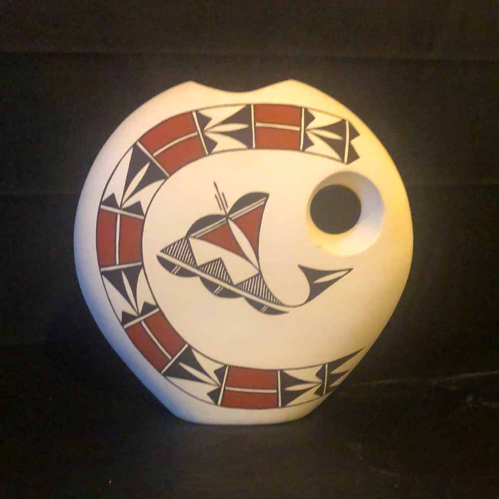Native American southwest pottery vase; marked Acoma VL.  Unique & rare oval